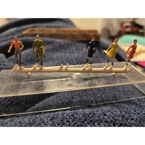 RARE Walter Merten 1:90 Scale Made in Germany 5 Piece Strolling Figure Set